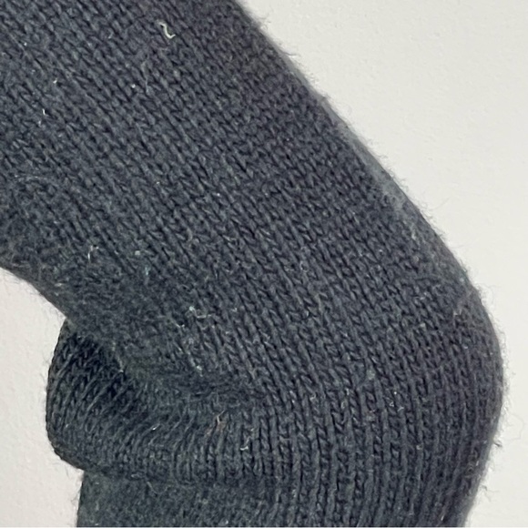 Black and White Side Slit Cable Knit Sweater - Picture 13 of 14